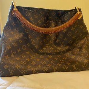 Louis Vuitton Artsy Handbag Monogram Canvas MM